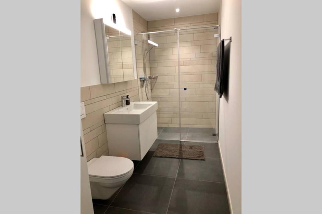 Beautiful Sunny New 1 Bed Apt Flims Esterno foto