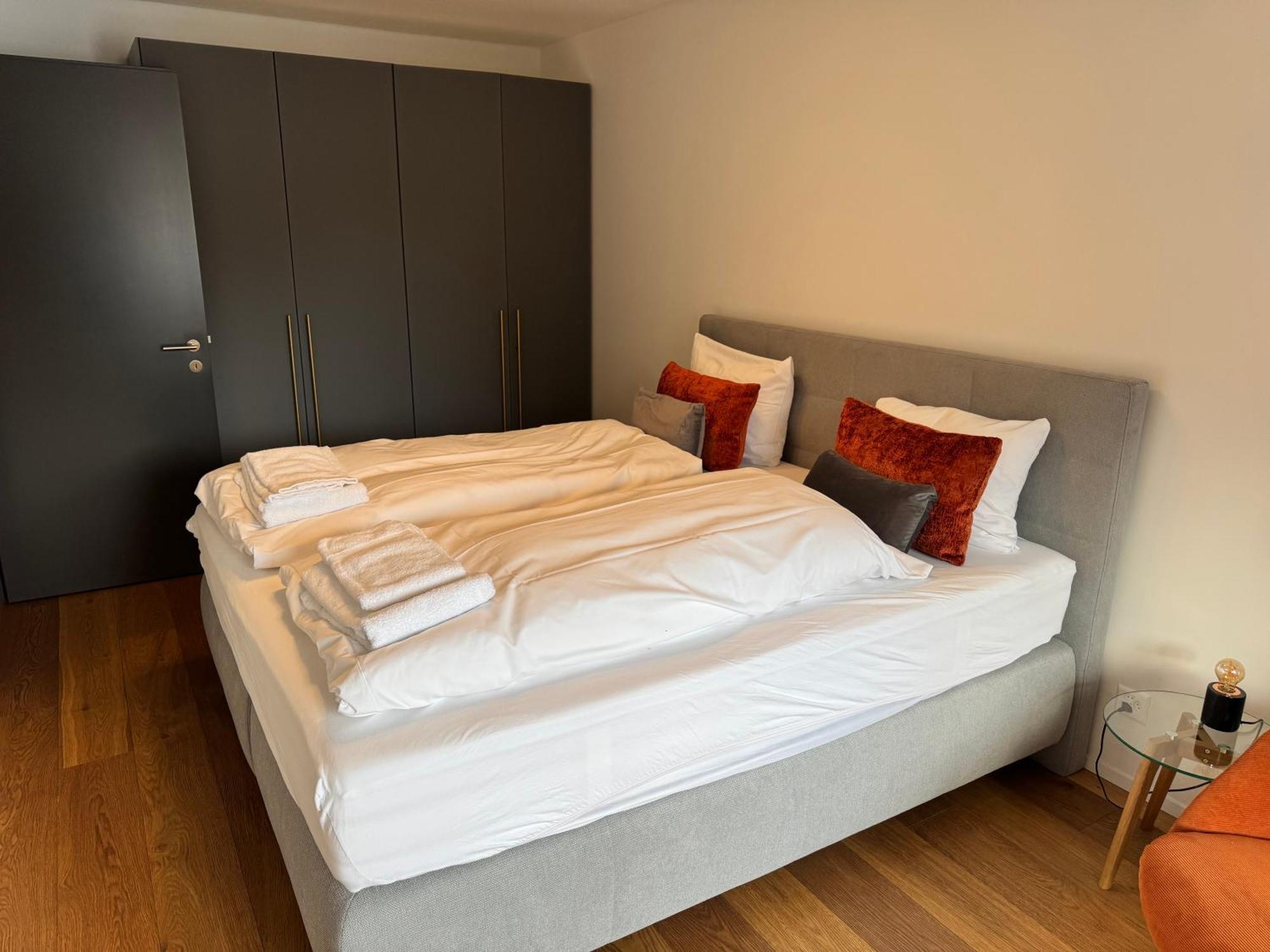 Beautiful Sunny New 1 Bed Apt Flims Esterno foto